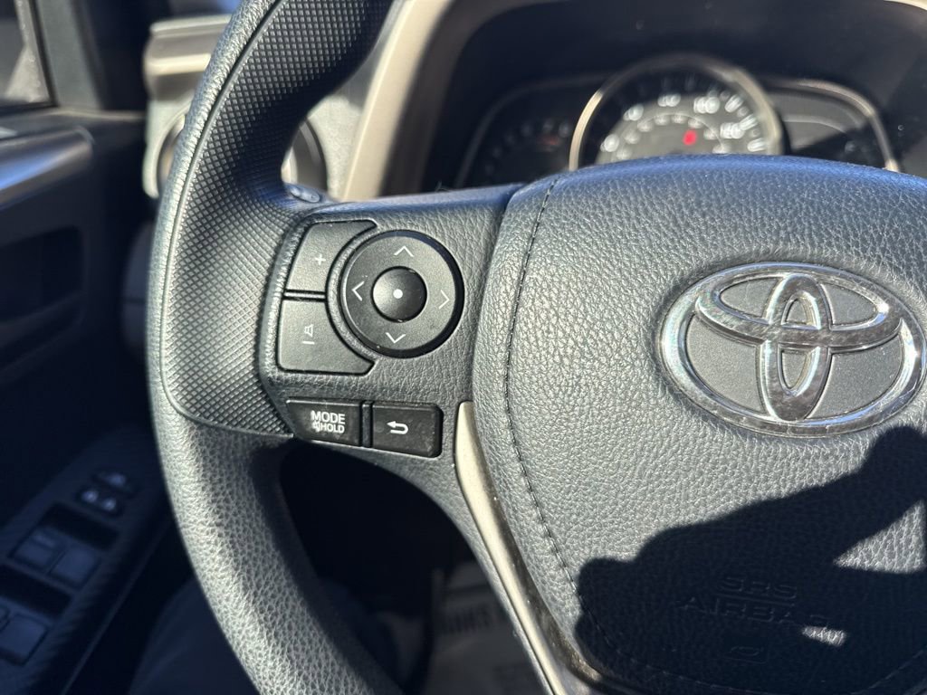 Used 2015 Toyota RAV4 LE image 23