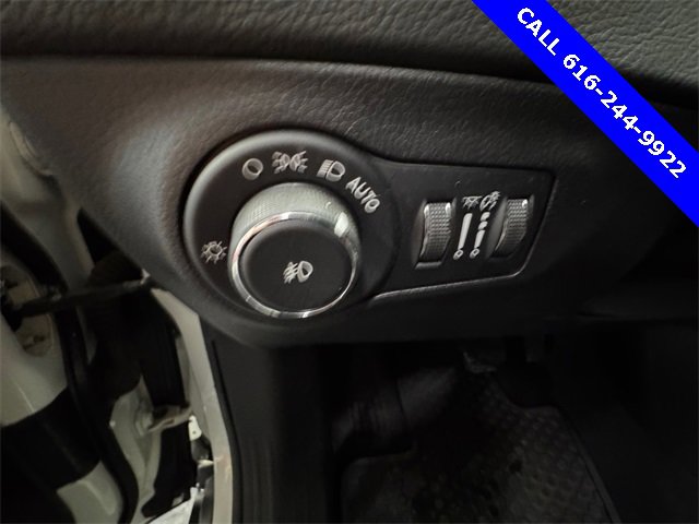 Used 2018 Jeep Compass Latitude w/ Cold Weather Group image 22