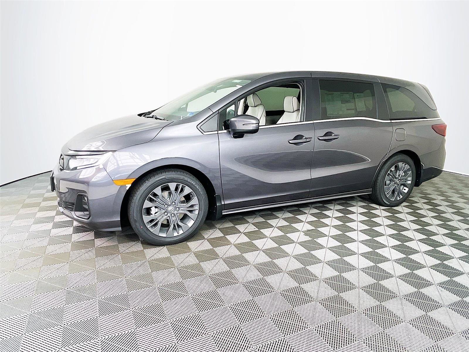 New 2026 Honda Odyssey Touring image 3