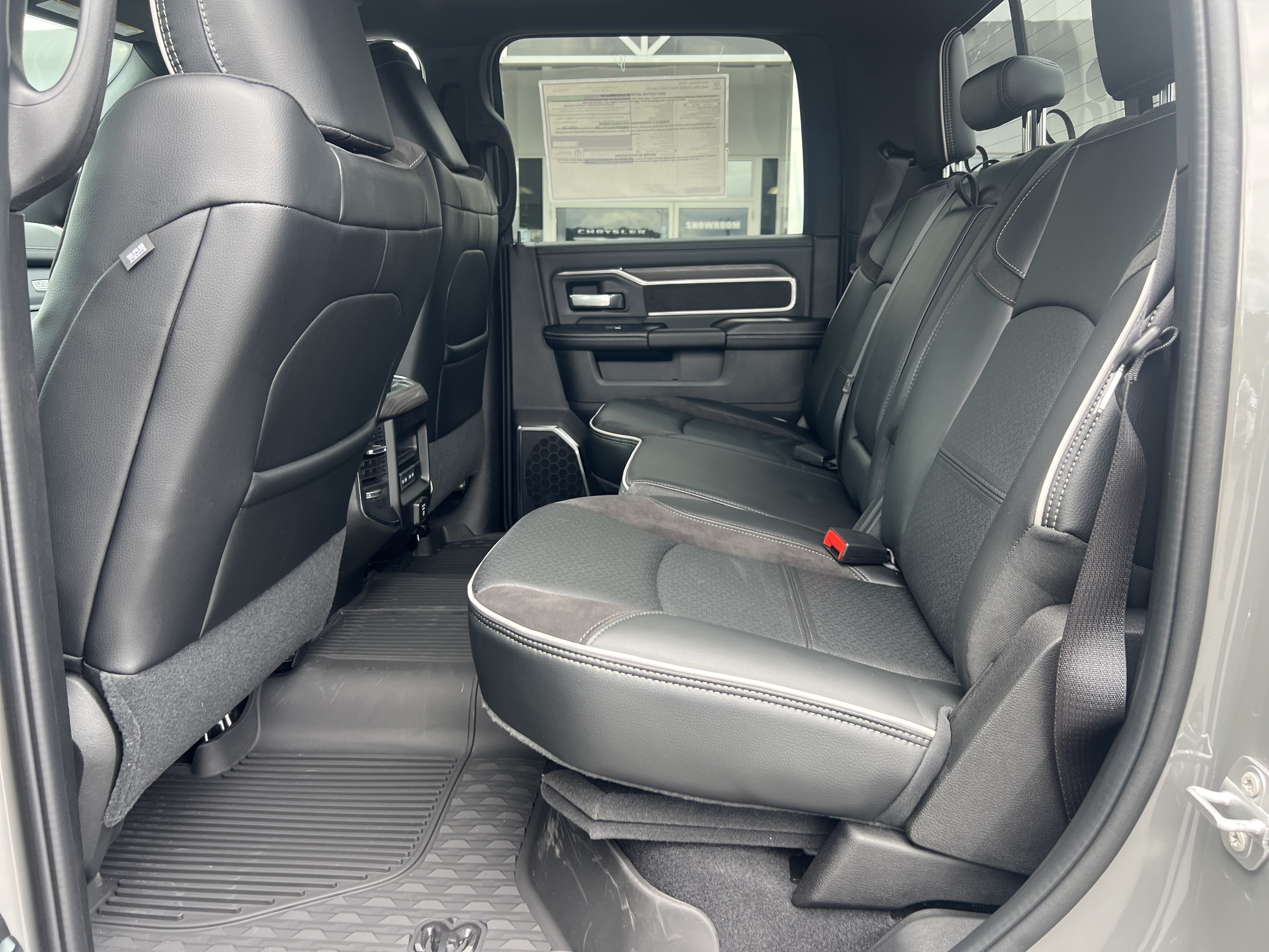New 2027 RAM 2500 Laramie AWD/4WD image 15