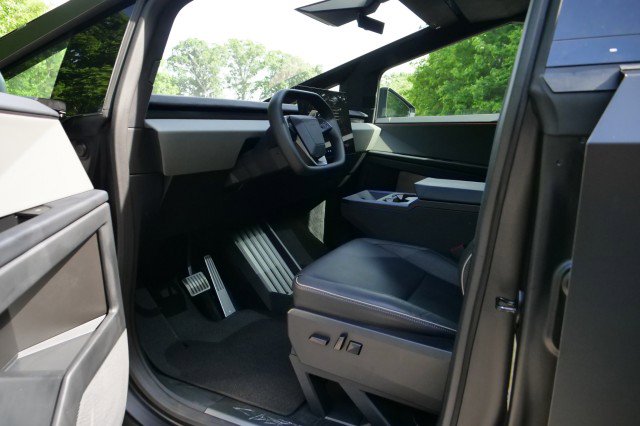 Used 2024 Tesla Cybertruck Cyberbeast AWD/4WD image 22