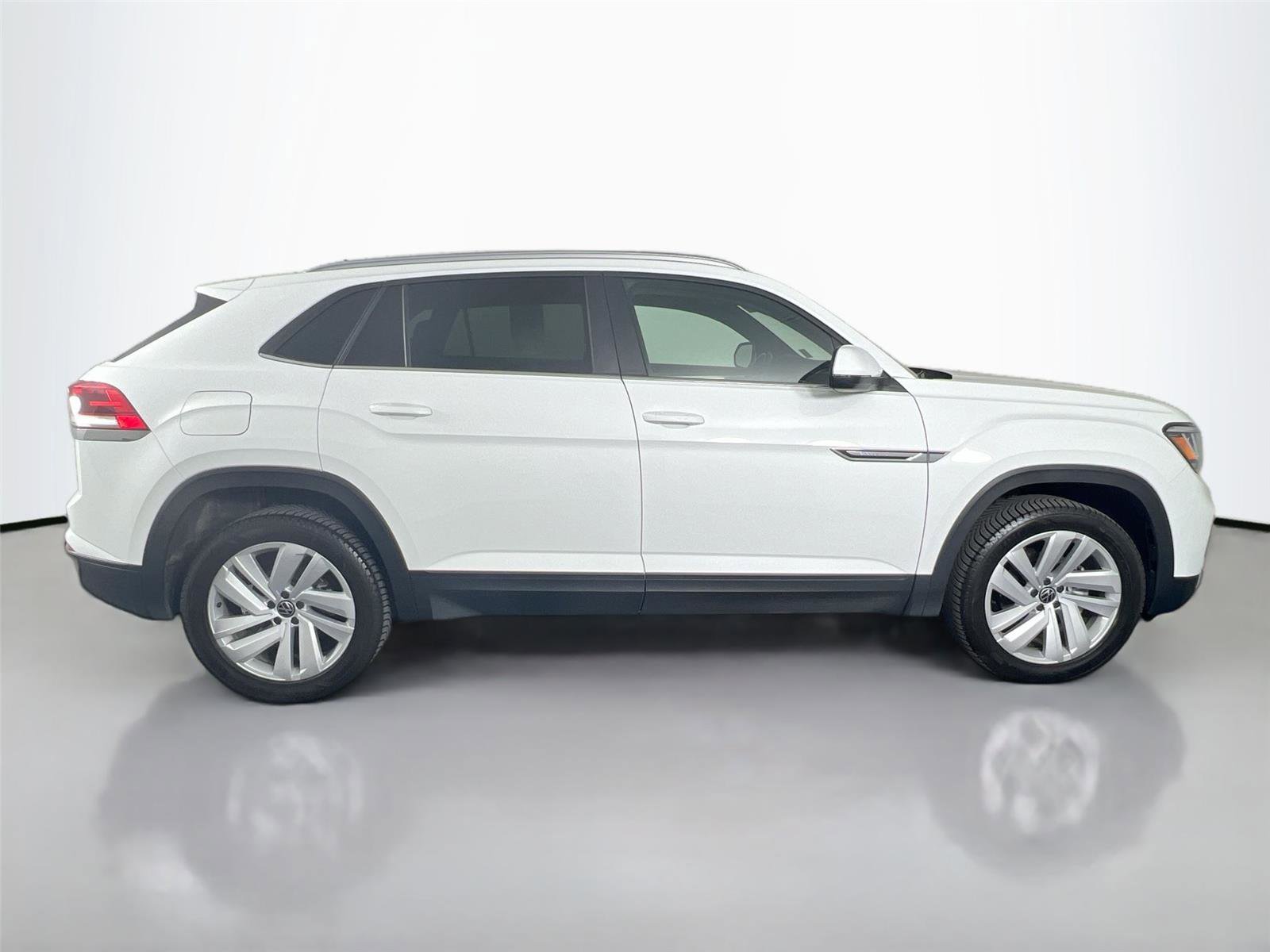 Used 2022 Volkswagen Atlas Cross Sport SE AWD/4WD image 7