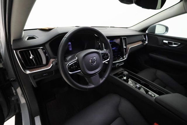 Used 2024 Volvo V60 B5 Cross Country Plus image 10