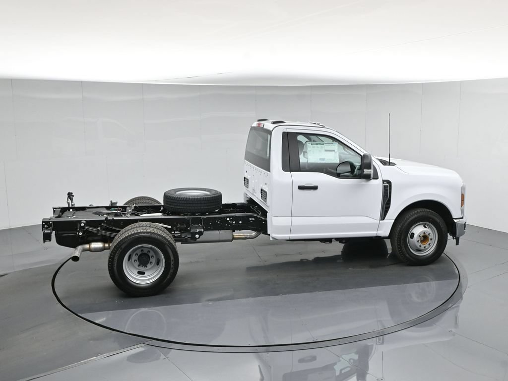 New 2026 Ford F350 XL w/ XL Chrome Package RWD image 35