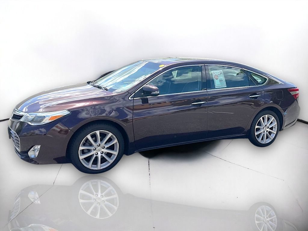 Used 2013 Toyota Avalon Limited w/ Technology Pkg FWD image 2