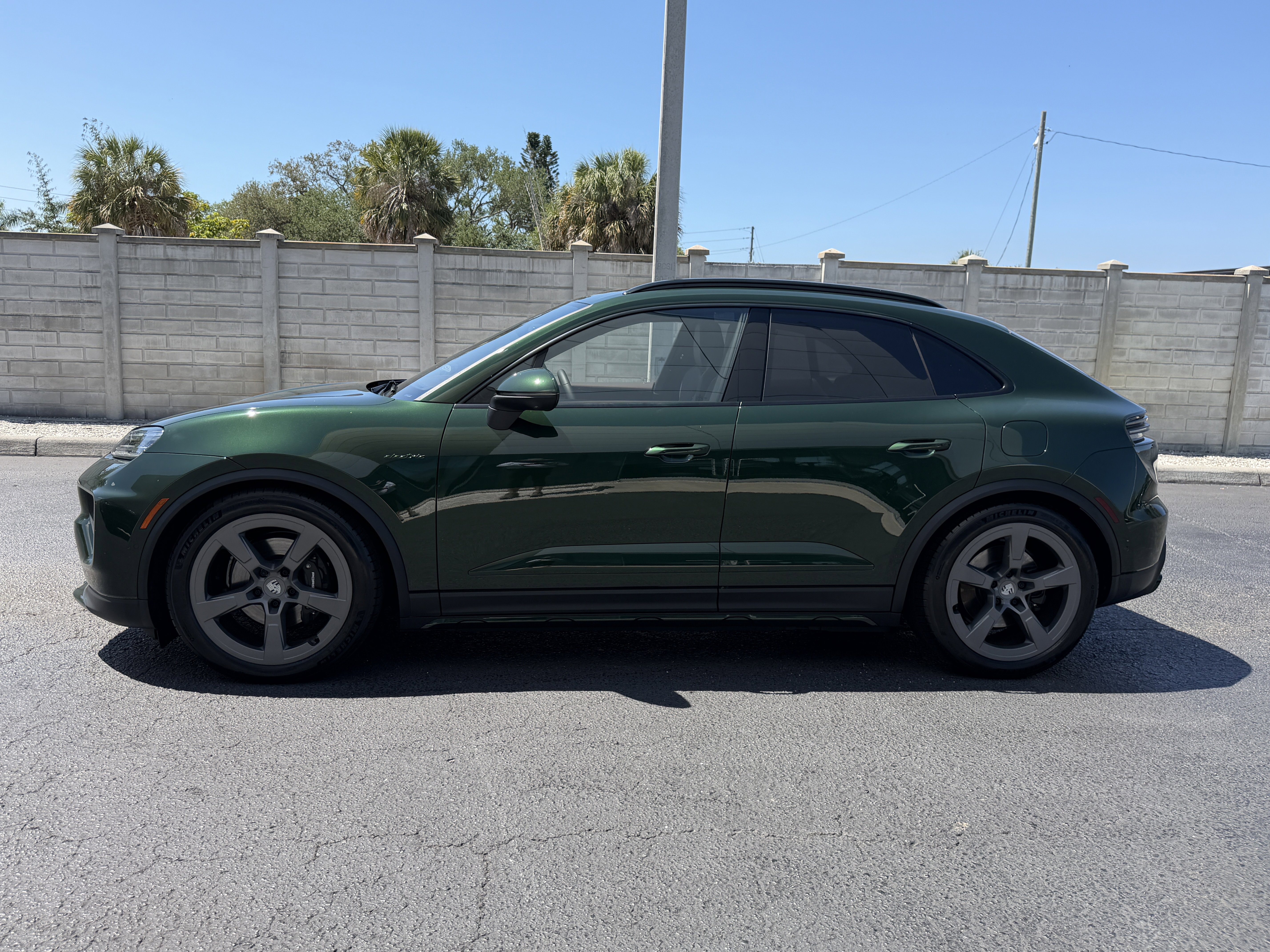 New 2026 Porsche Macan 4 Electric AWD/4WD image 2
