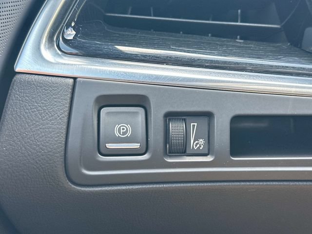 Used 2025 Cadillac XT5 Premium Luxury AWD/4WD image 25