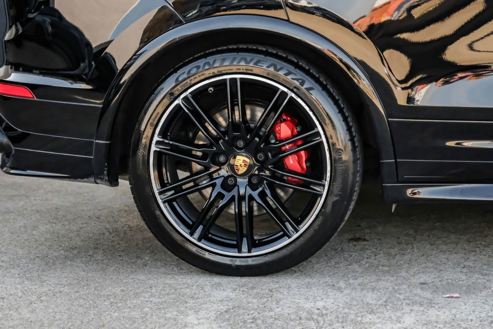 Used 2018 Porsche Cayenne GTS w/ Premium Package Plus image 61