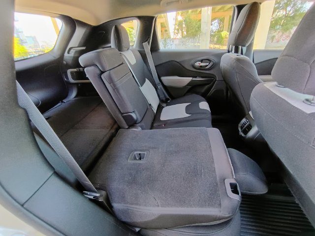 Used 2014 Jeep Cherokee Sport FWD image 58