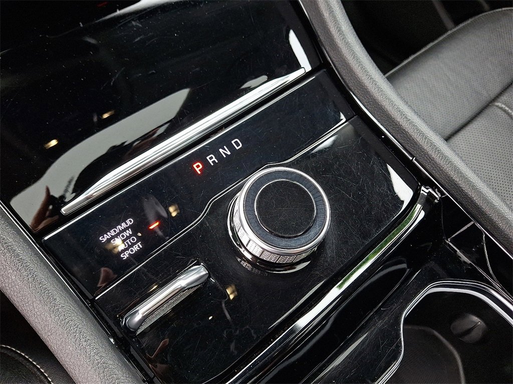 Used 2022 Jeep Grand Cherokee L Limited w/ Luxury Tech Group II image 16