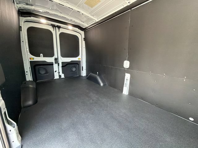 New 2026 Ford Transit 250 148 Medium Roof w/ Load Area Protection Package RWD image 16