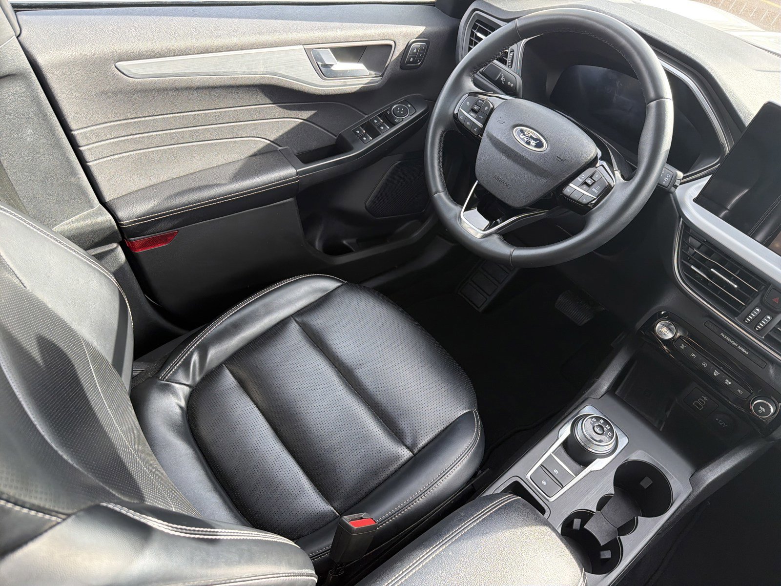 Used 2024 Ford Escape Platinum image 9