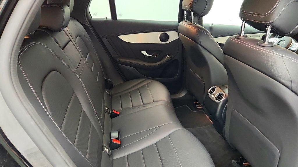 Used 2023 Mercedes-Benz GLC 300 4MATIC Coupe image 23