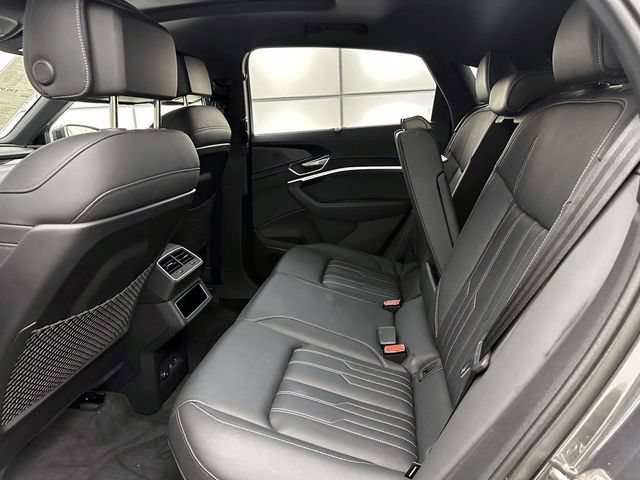 Used 2023 Audi e-tron Prestige w/ Prestige Package AWD/4WD image 12
