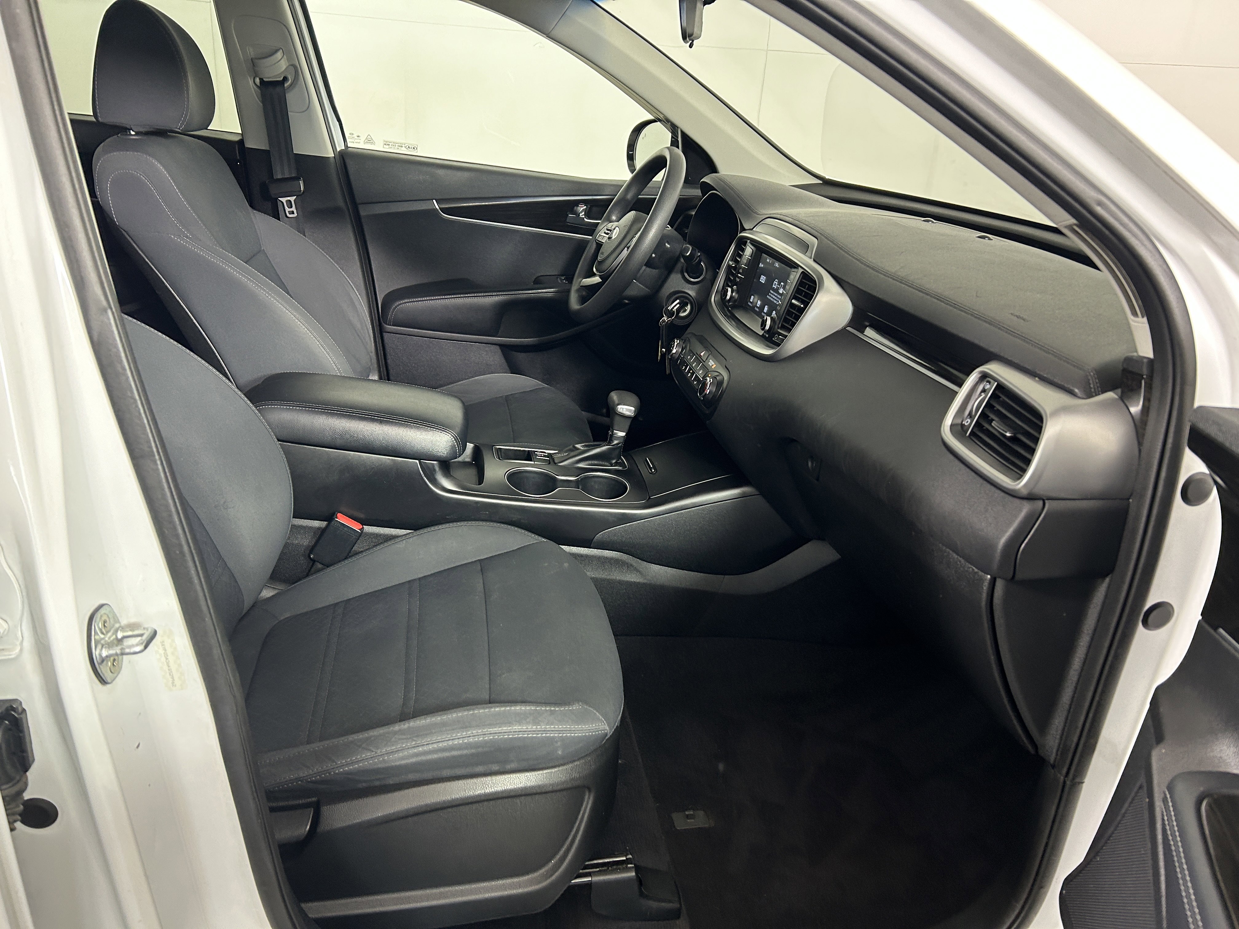 Used 2019 Kia Sorento AWD image 28