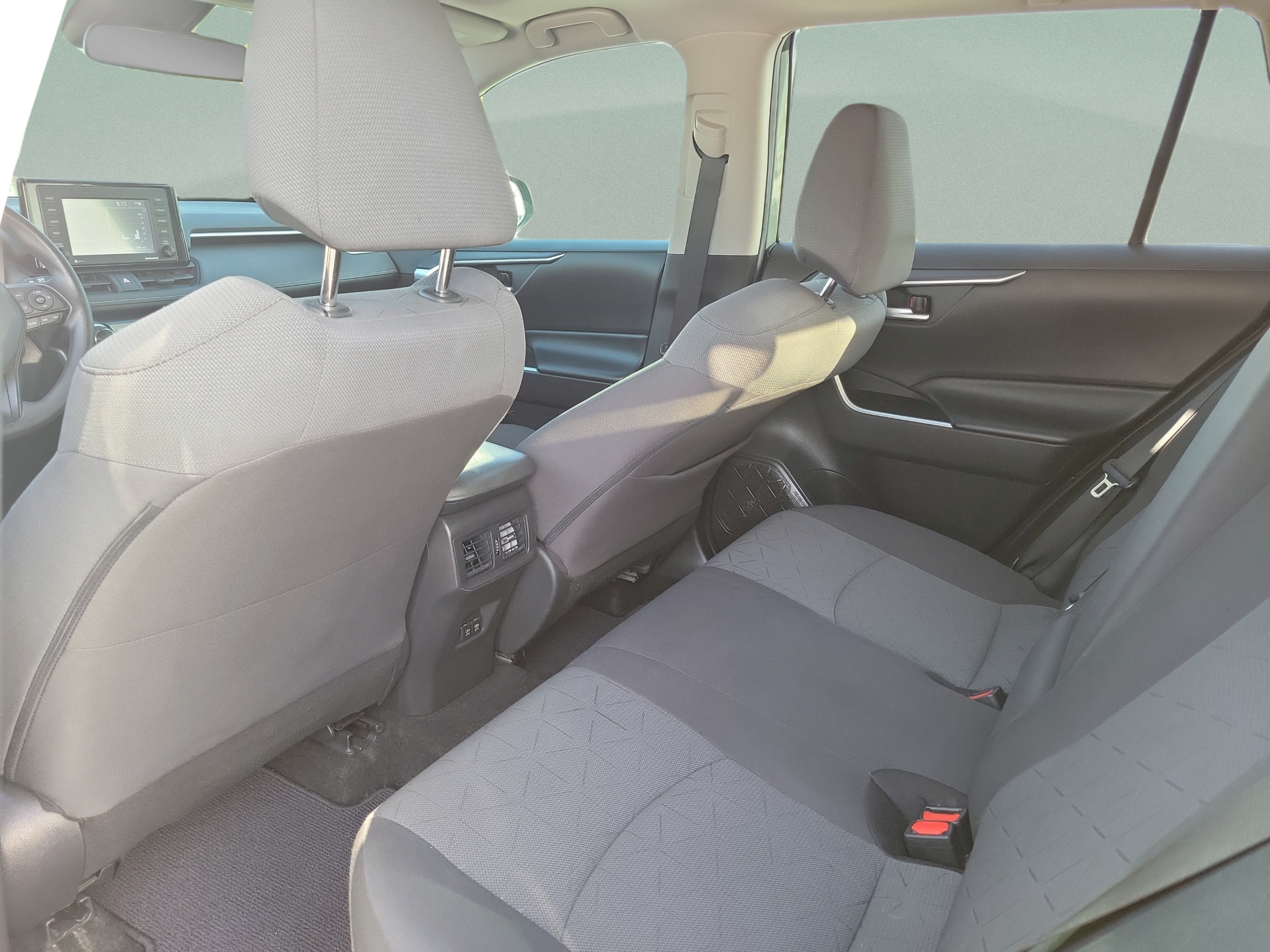 Used 2020 Toyota RAV4 XLE w/ Convenience Package FWD image 6