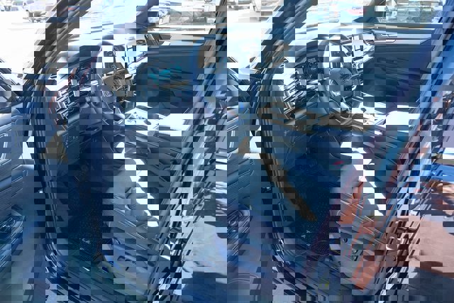 New 2026 Volkswagen Atlas Cross Sport SE image 10