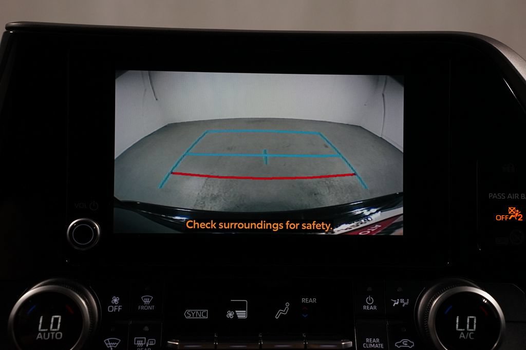 Certified 2024 Toyota Highlander LE FWD image 18