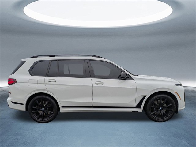 Used 2025 BMW X7 M60i w/ M Sport Professional Package image 3