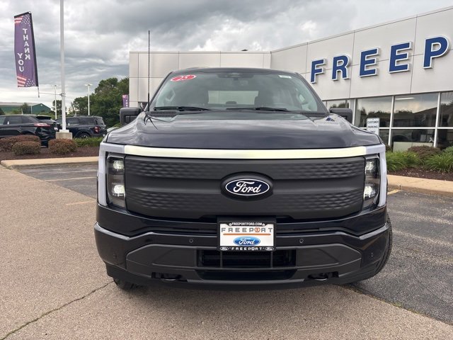 New 2025 Ford F150 Lightning Flash image 3