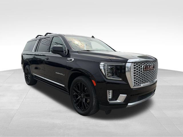 Used 2024 GMC Yukon XL Denali w/ Denali Reserve Package AWD/4WD image 3