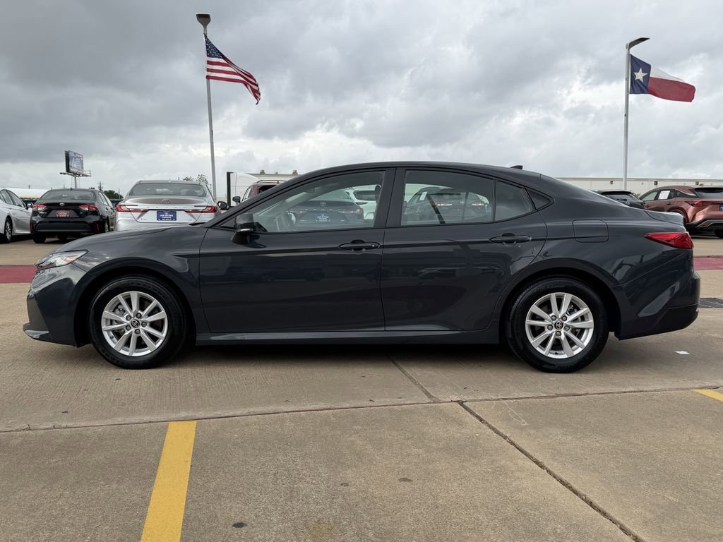 Used 2025 Toyota Camry LE FWD image 6