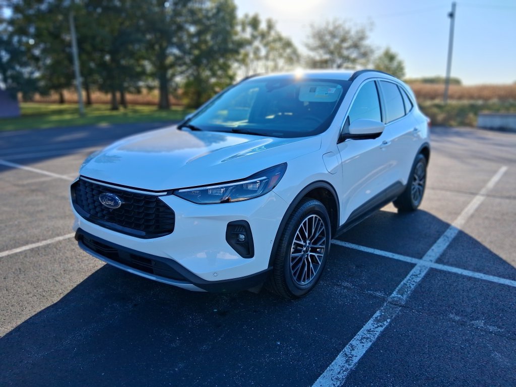Used 2023 Ford Escape SE w/ PHEV Premium Package FWD image 3