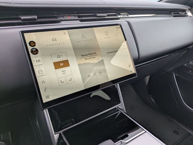 New 2026 Land Rover Range Rover SE image 11