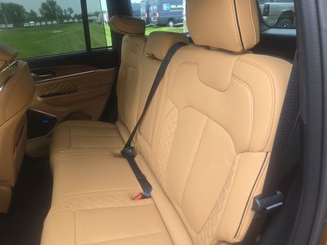 New 2027 Jeep Grand Cherokee Summit AWD/4WD image 20