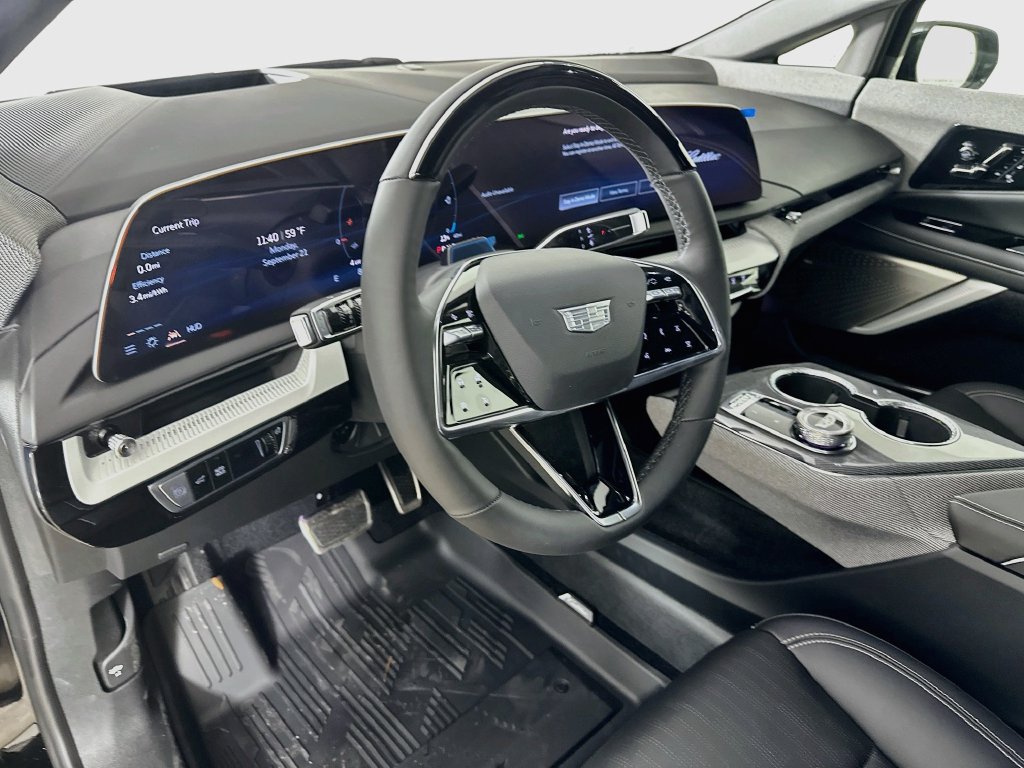 New 2027 Cadillac Optiq Premium Luxury w/ LPO, Floor Liner Package AWD/4WD image 9