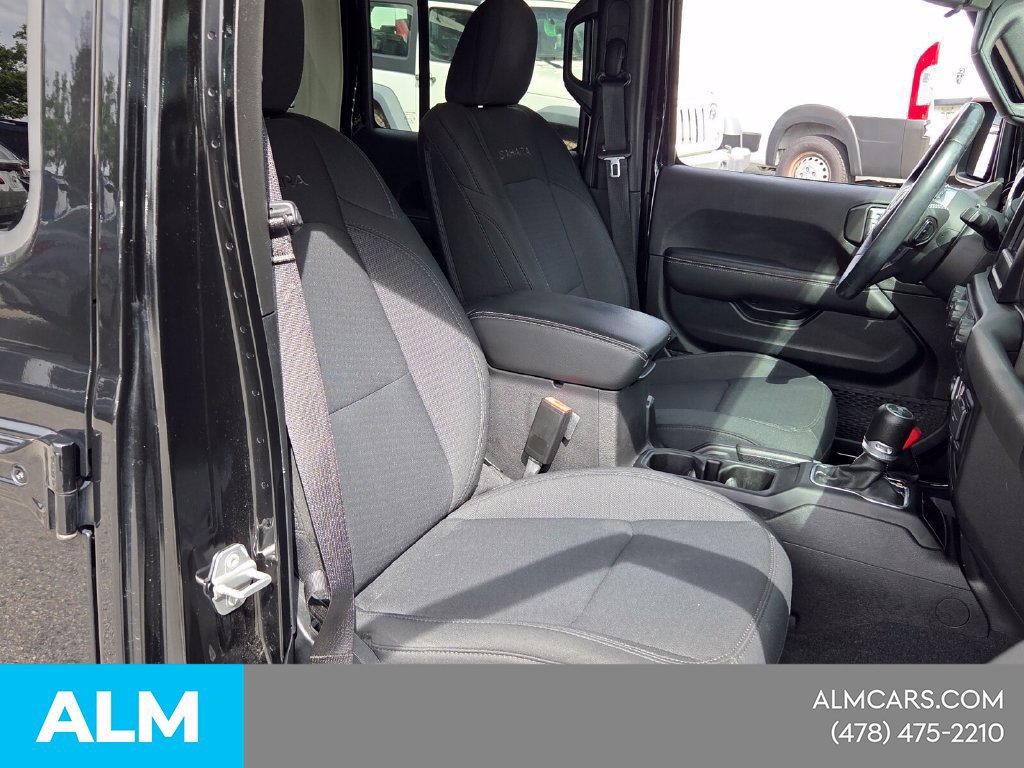 Used 2021 Jeep Wrangler Unlimited Sahara AWD/4WD image 19