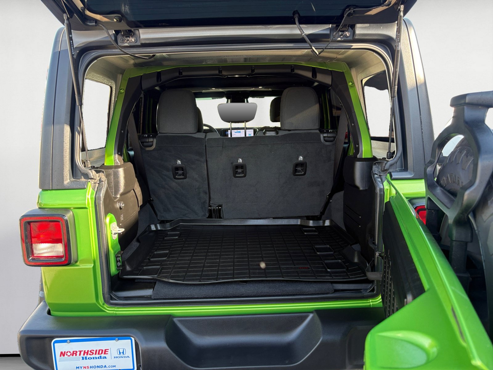 Used 2025 Jeep Wrangler Unlimited Sport AWD/4WD image 19