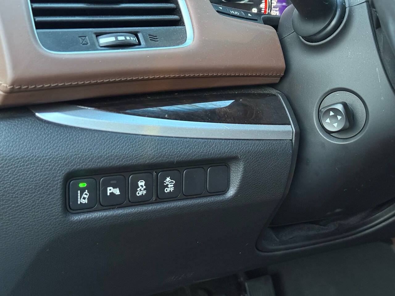 Used 2018 Acura RLX Sport Hybrid w/ Advance Pkg image 41