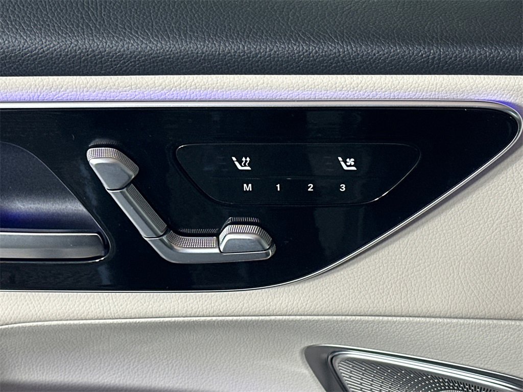 Certified 2025 Mercedes-Benz GLC 300 image 11