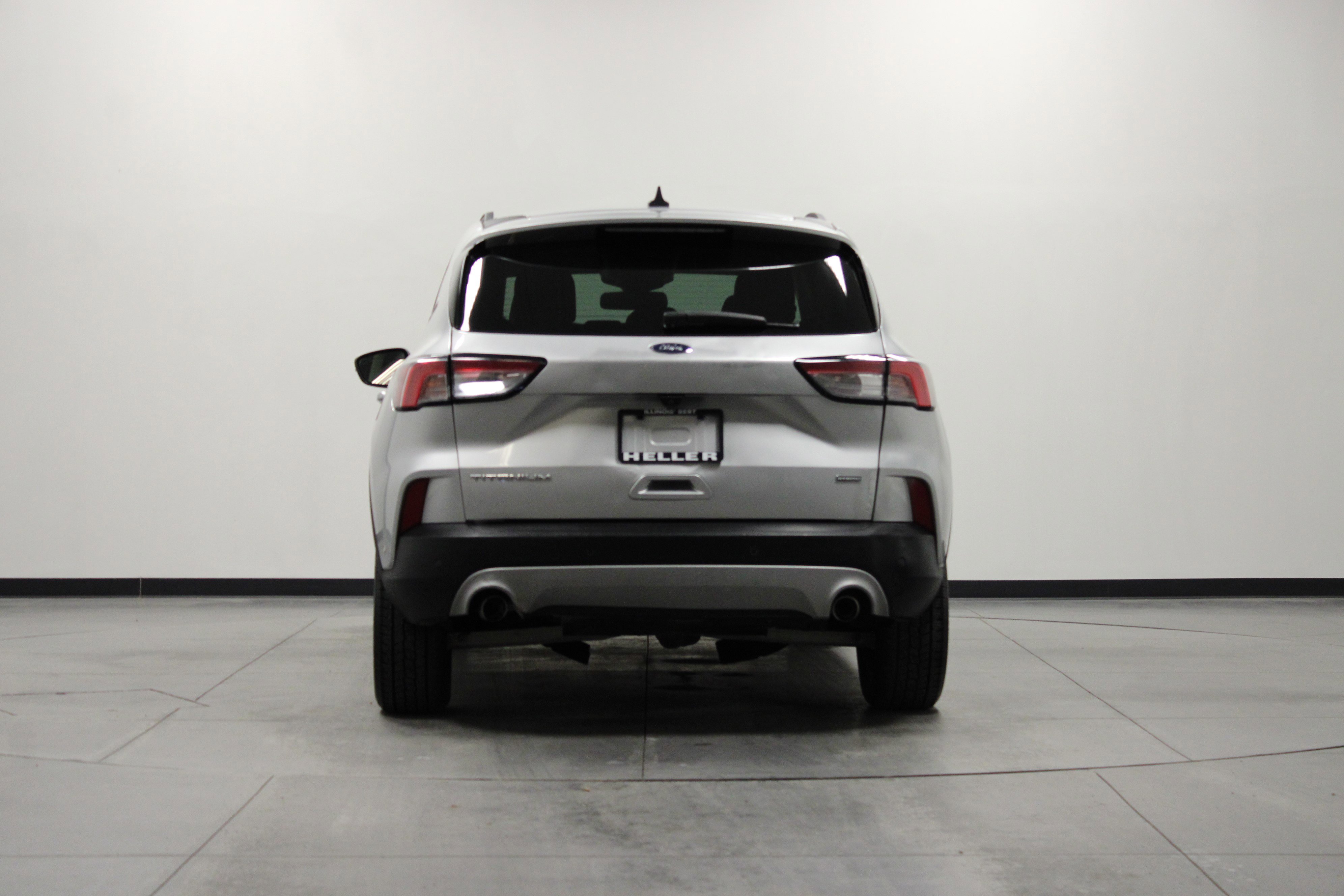 Used 2020 Ford Escape Titanium image 5