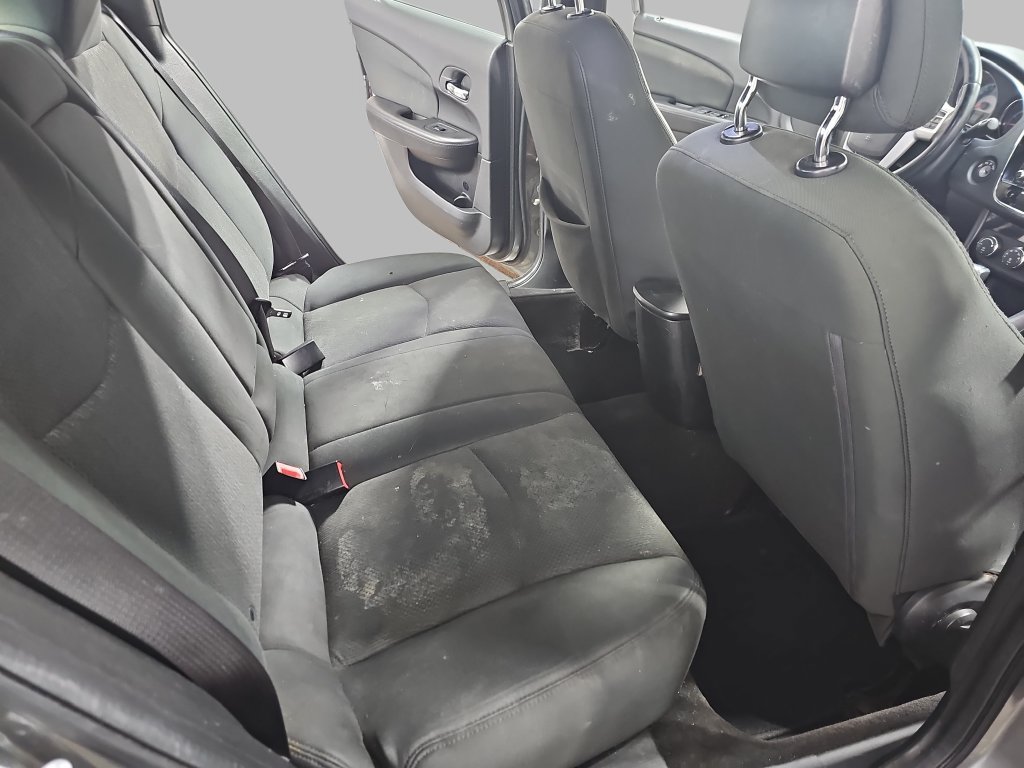 Used 2011 Chrysler 200 Touring FWD image 14