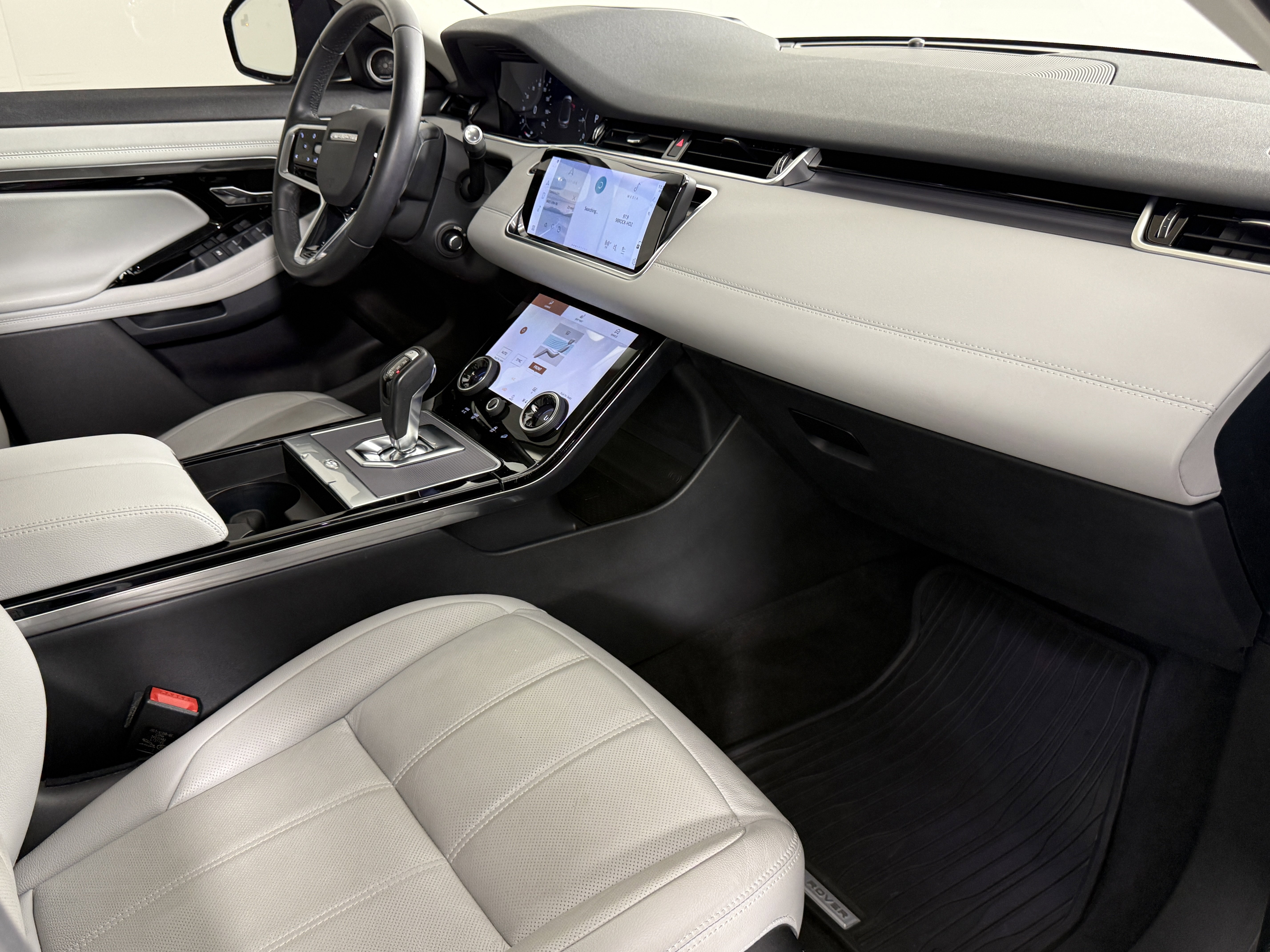 Used 2021 Land Rover Range Rover Evoque SE AWD/4WD image 9