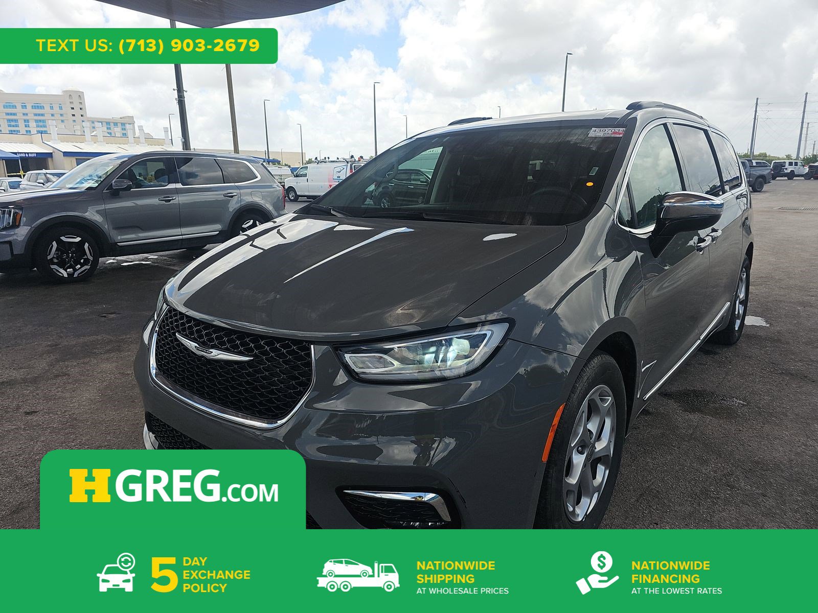 Used 2023 Chrysler Pacifica Limited FWD image 1