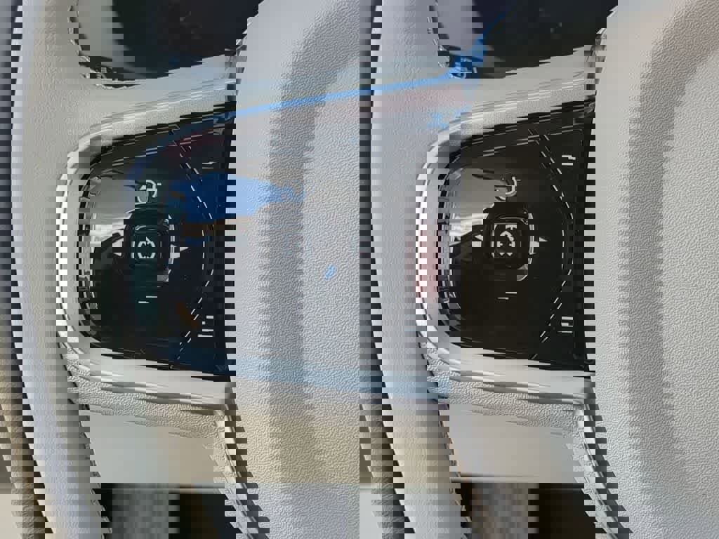 New 2026 Volvo XC60 B5 Ultra w/ Protection Package Premier image 22