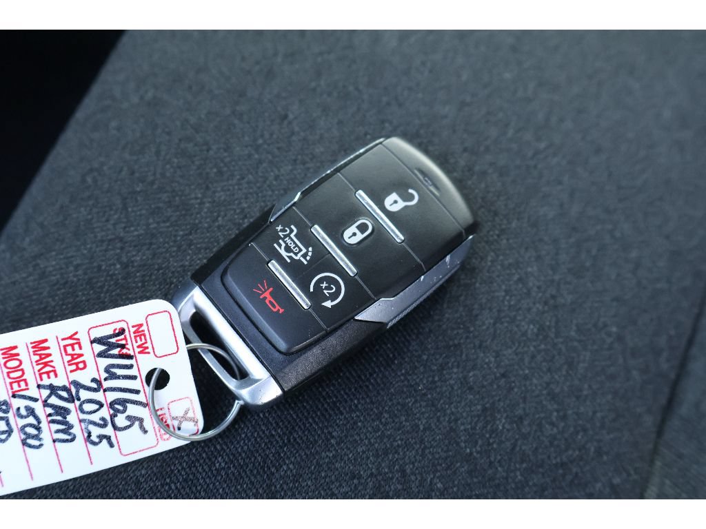 Used 2025 RAM 1500 Big Horn AWD/4WD image 36