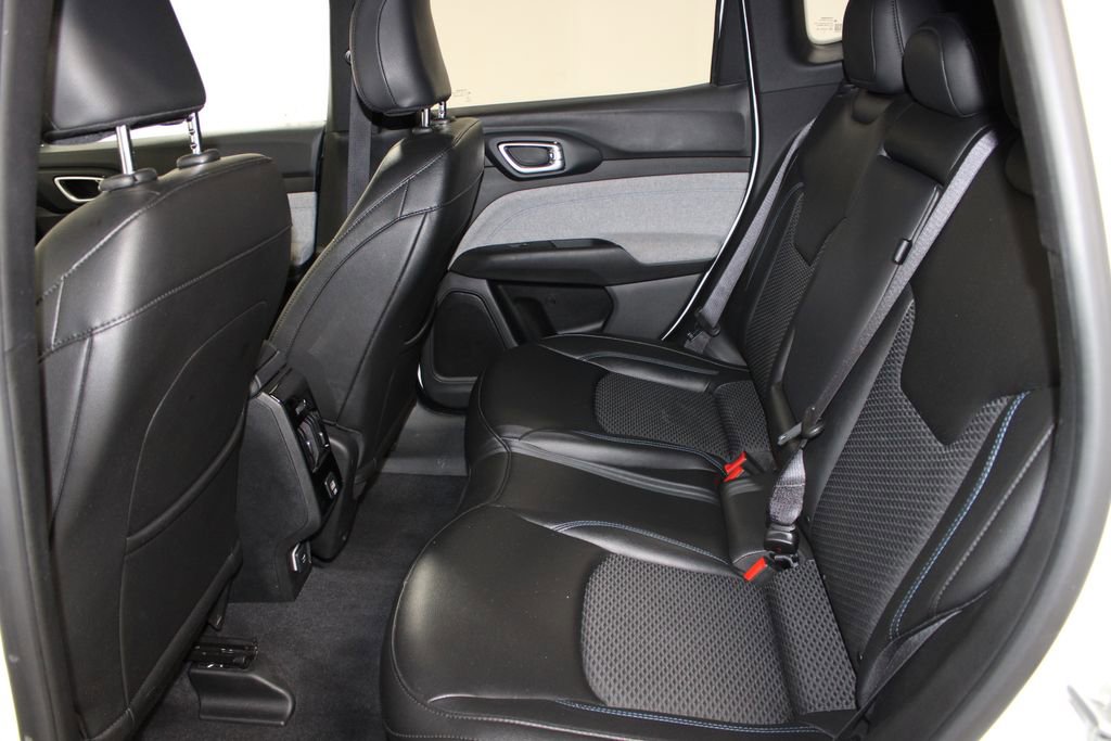 Used 2024 Jeep Compass Latitude image 20