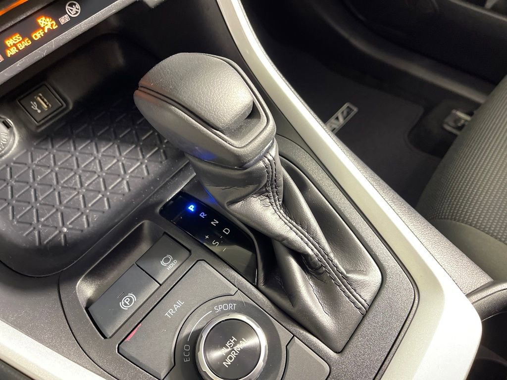 Certified 2025 Toyota RAV4 LE image 21