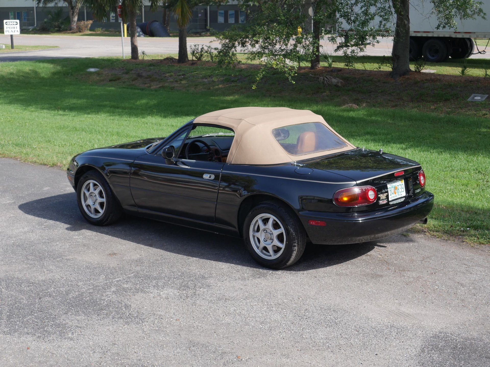 Used 1997 MAZDA MX-5 Miata RWD image 96
