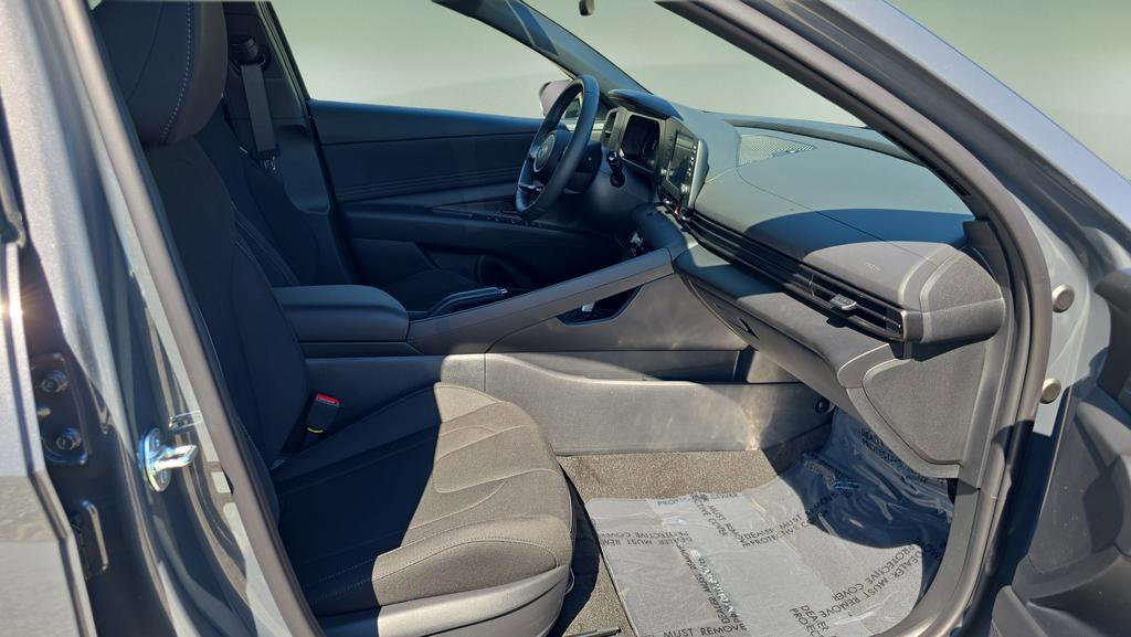 New 2026 Hyundai Elantra Sport FWD image 13