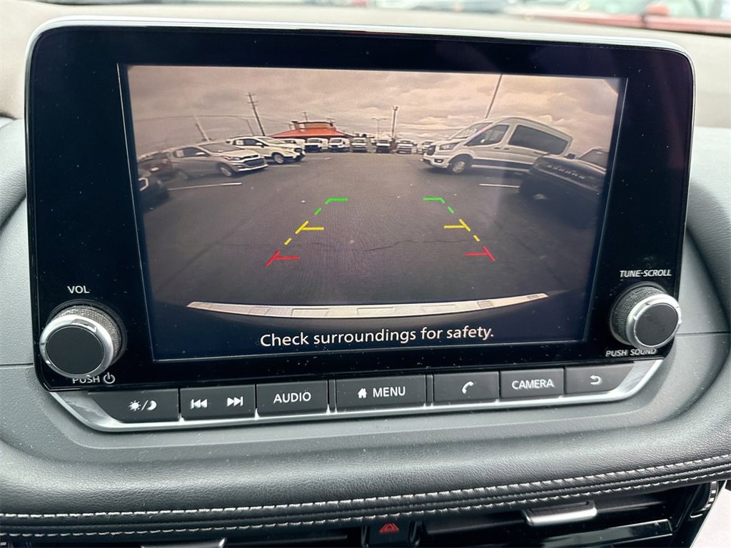 Used 2022 Nissan Rogue SV image 17