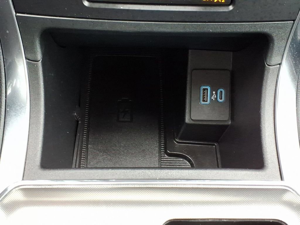 Used 2024 Ford Edge Titanium image 16