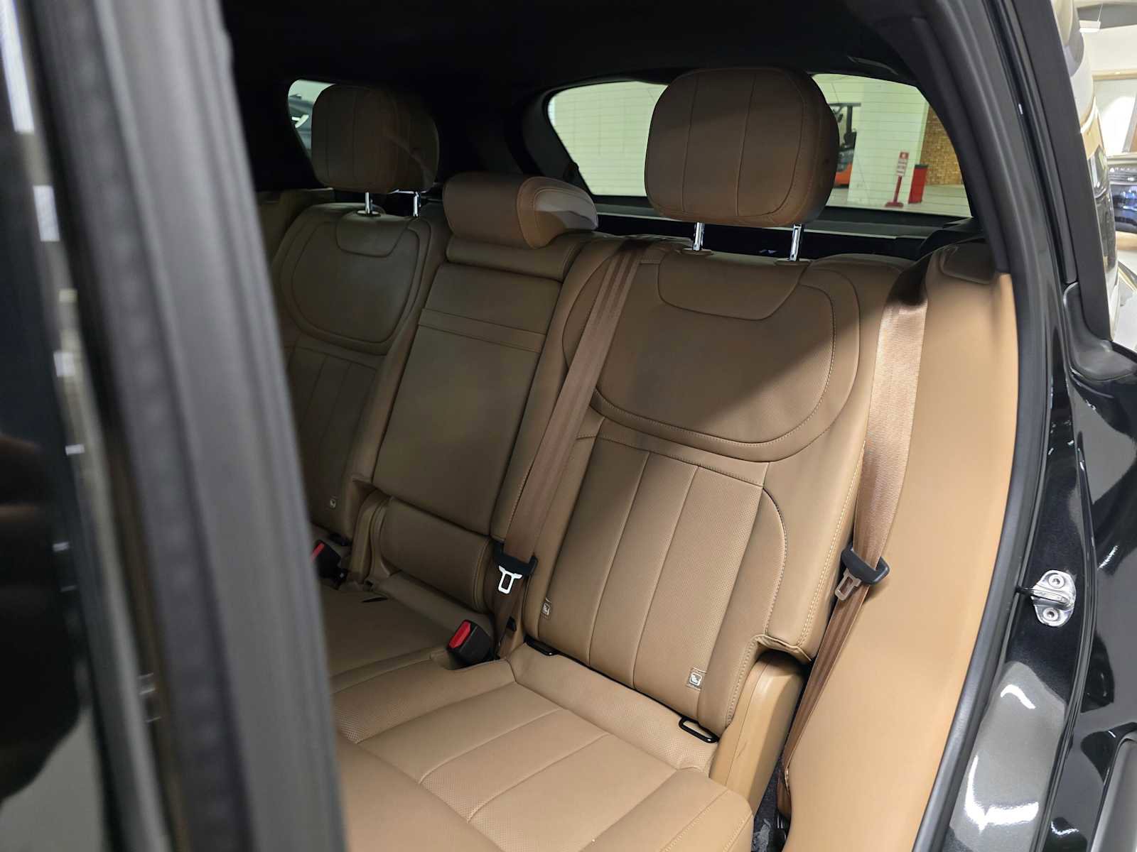 Used 2025 Land Rover Range Rover Sport SE AWD/4WD image 20