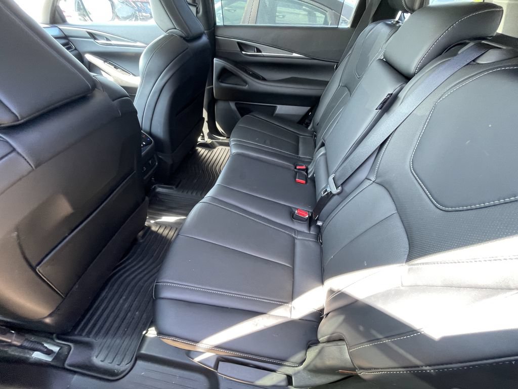 Used 2024 INFINITI QX60 Luxe w/ Cargo Package FWD image 11