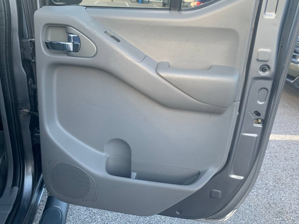 Used 2021 Nissan Frontier SV w/ Midnight Edition Floor Mats AWD/4WD image 26