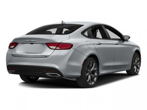 Used 2016 Chrysler 200 S image 2